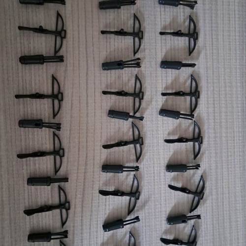 Crossbow bolts and quivers like new, black color, pack