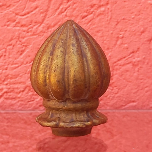Brass pine cone decoration used, 5 cm height, with threading