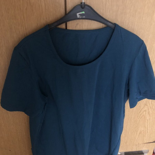 Cotton t-shirts for summer like new, various sizes, white and blue