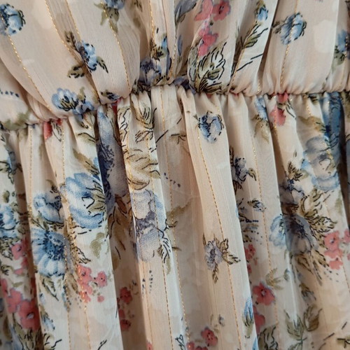 Short dress like new, size M, multicolored with metallic threads