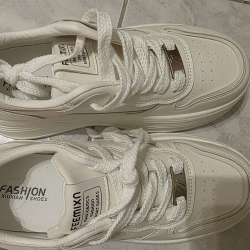 White women's athletic shoes size 38