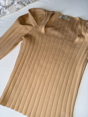 Nude blouse like new, sizes M and L, beige