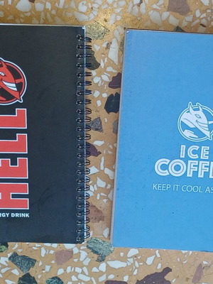 Συλλεκτικά σημειωματάρια HELL Energy Bruce Willis & Ice Coffee, 2 τεμάχια