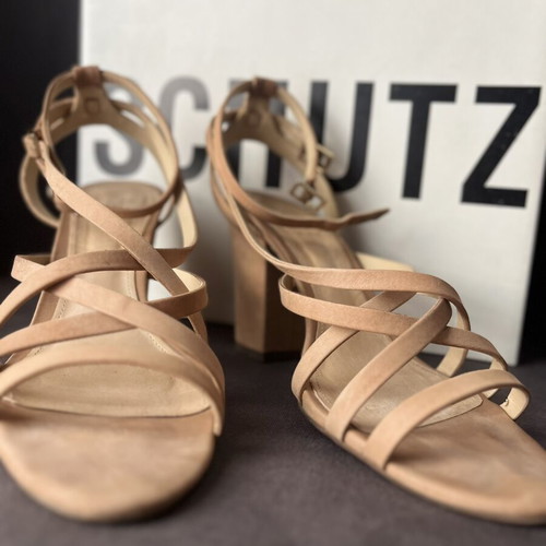 Schutz sandals nude like new, size 40