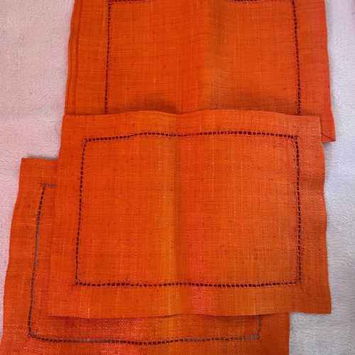 Orange straw placemats pack of 6 like new