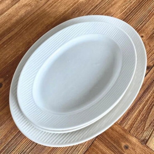 Set of 2 porcelain platters new, white 12 and 16 cm