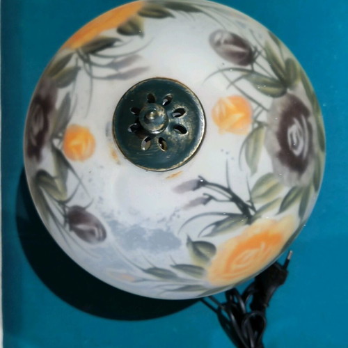 Table lamp small with decorative design like new, height 28 cm