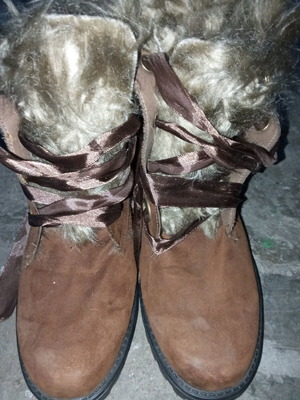 Brown boots new with satin laces and fur tongue size 39