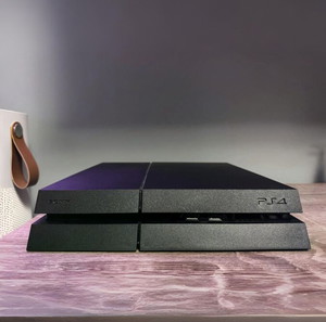 PS4  + 1 Controller