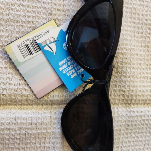 Solo-Solis NDL2185 sunglasses new, black cat eye UV400