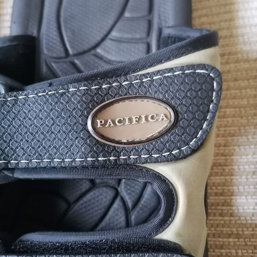 Men's sandals size 42, new, lightweight with Velcro straps