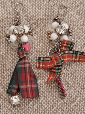 Dangling earrings used with rhinestones, chain and plaid ribbon