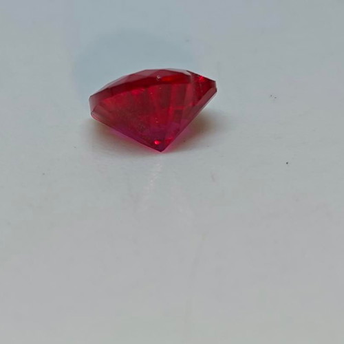 Lab-created heart-shaped ruby like new, excellent 1cm cut