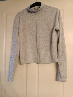 Zara women's turtleneck shirt gray like new, crop, soft