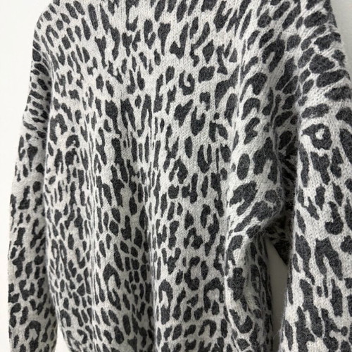 Women's sweater used with grey animal print, one size
