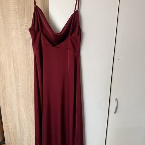 Vila No42 midi dress satin fabric adjustable straps like new, burgundy