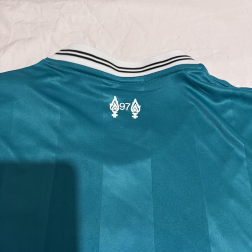 Liverpool FC Adidas Long Sleeve Jersey Like New Size L