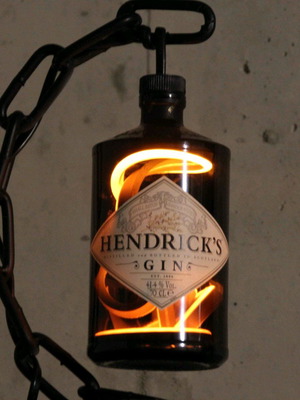 Χειροποίητη λάμπα Hendricks Gin καινούργια με βάση από αλυσίδες