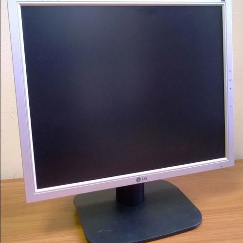 HP Pro 3010 MT Desktop with LG Flatron L1718s Monitor used