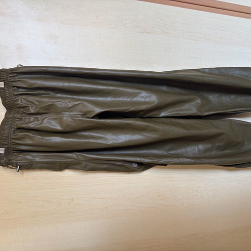 Bershka leather-look pants like new, parachute style, size S