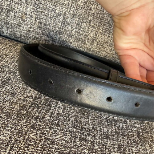 Guy Laroche men's belt size 105 like new, black