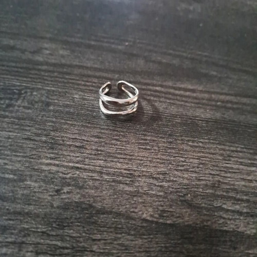 Silver ring brand new in excellent condition