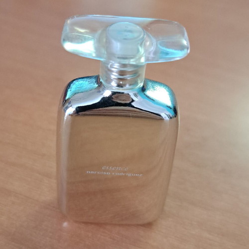 Narciso Rodriguez Essence Miniature Eau de Parfum 7.5ml new