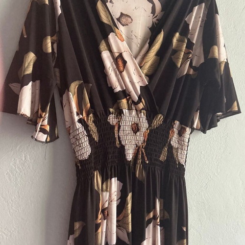 Dress with large flowers like new, size S/M, black and white