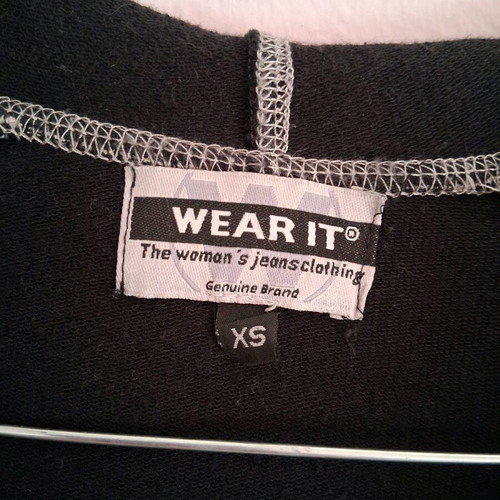 00's cropped sweatshirt like new, black and gray