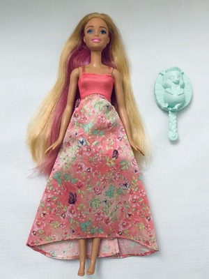 Barbie Dreamtopia Colour Stylin Hair DWH42 like new
