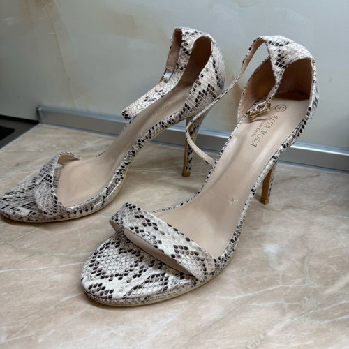 Chic sandals new, size 41, beige brown
