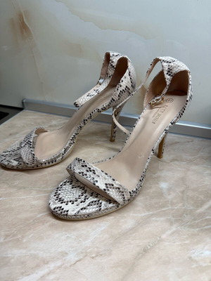 Chic sandals new, size 41, beige brown