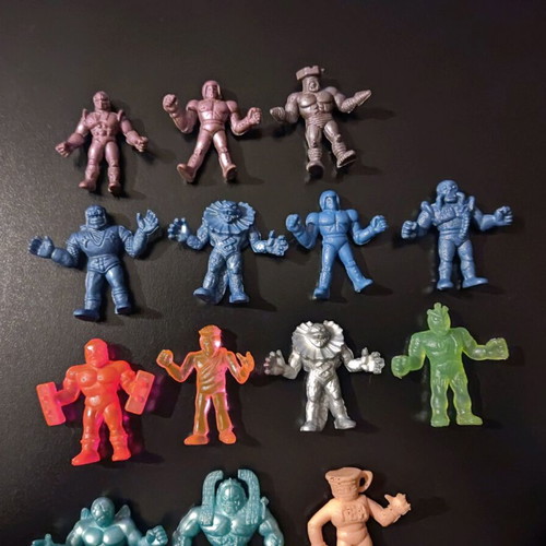 Collectible alien figures like new, pack of 14 pieces