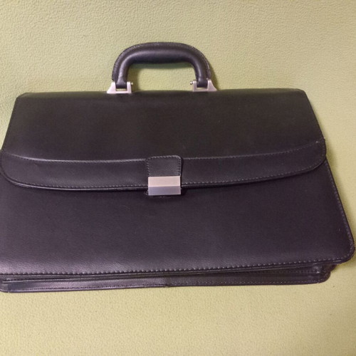 Professional faux leather briefcase used, black, 7 compartments