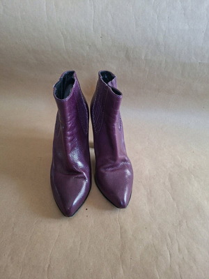 Dolce & Gabbana leather ankle boots used, size 40, purple