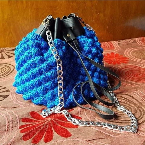 Knitted crossbody bag made to order with lining
