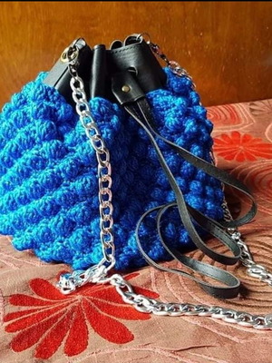 Knitted crossbody bag made to order with lining