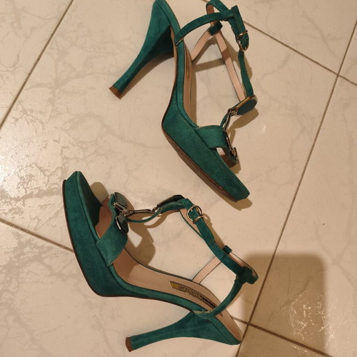 Manas Lea Foscati suede sandals like new, green, heel 10cm