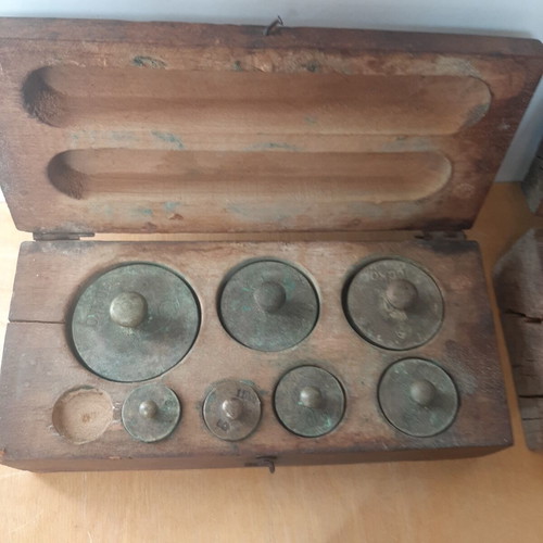 Wooden boxes with brass weights used, pack of 3, total 19 weights