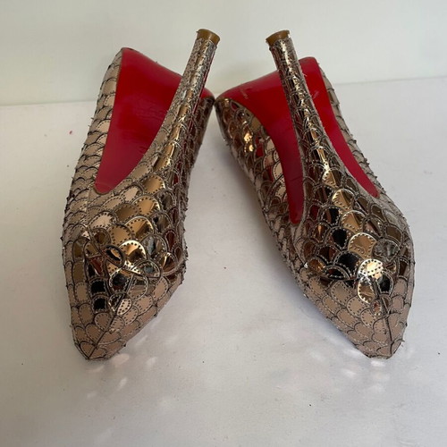 Christian Louboutin Metallic Heels size 38 used, bronze color