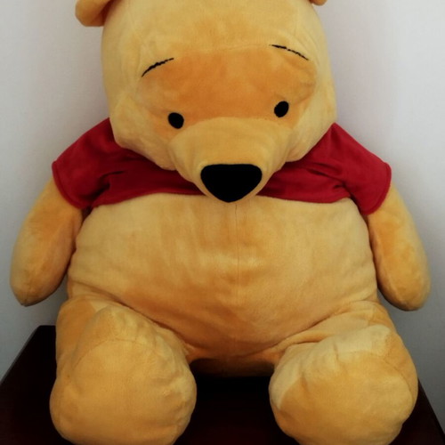 Winnie The Pooh Giant Soft Toy like new, 80cm, official Disney