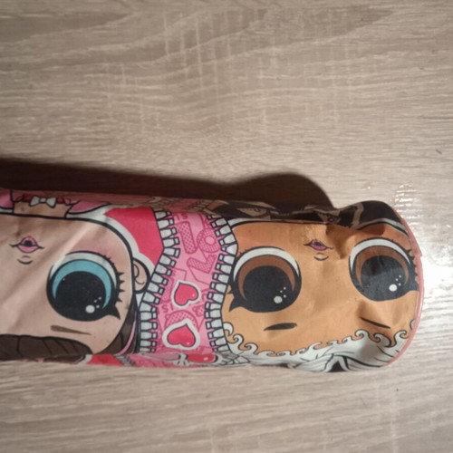 LOL barrel pencil case like new with gift pencil