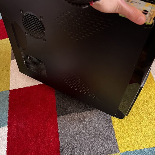Intel Pentium desktop computer, 4GB RAM, no hard drive, genuine Windows license