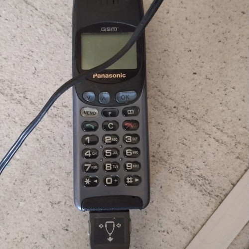 Vintage mobile phones pack used with original chargers for collection