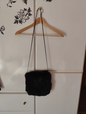Fur handbag with handle case, like new, black