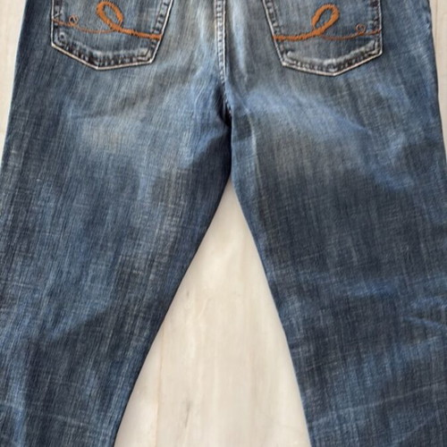 Seven Jeans with rhinestones on back like new, size 40, blue