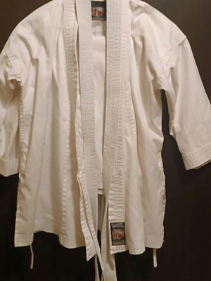 Στολή πολεμικών τεχνών Olympus λευκή σαν καινούργιο, νούμερο 140