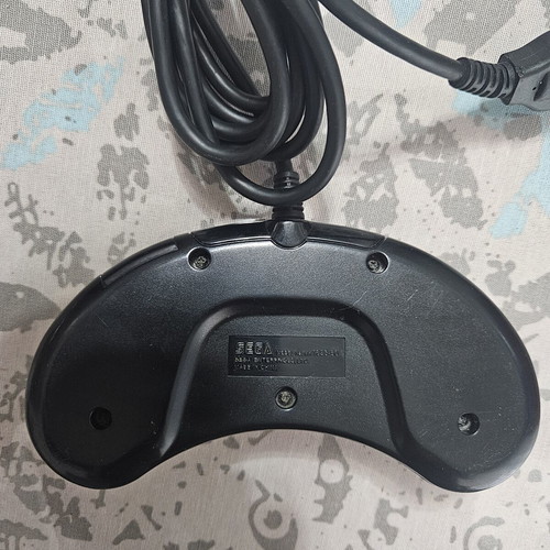 Sega Mega Drive 6 Button Controller like new