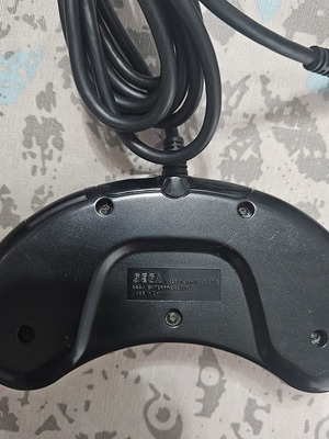 Sega Mega Drive 6 Button Controller like new