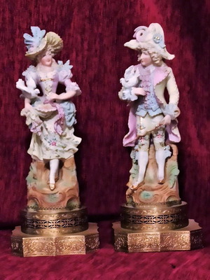 Marquis and Marquise 18th century like new, porcelain with bronze base